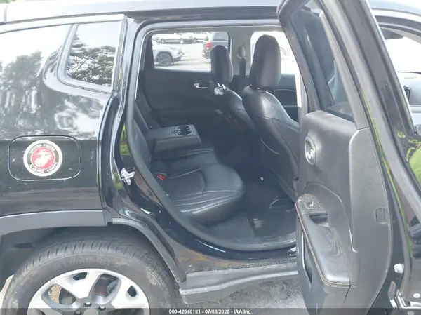 3C4NJDCB0JT423253 2018 JEEP COMPASS - Image 8