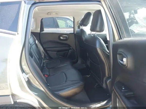3C4NJDCB0JT434527 2018 JEEP COMPASS - Image 8