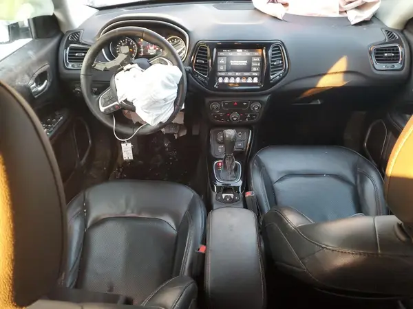 3C4NJDCB0JT456737 2018 JEEP COMPASS - Image 8