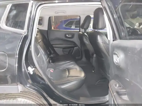 3C4NJDCB0JT482397 2018 JEEP COMPASS - Image 8