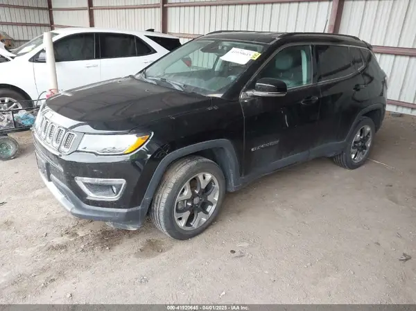 3C4NJDCB0JT484070 2018 JEEP COMPASS - Image 2