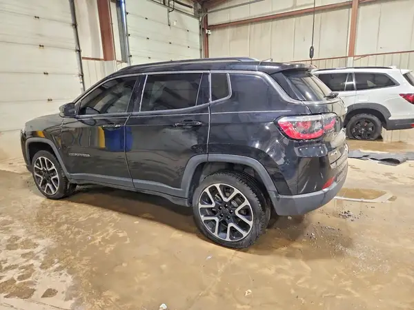 3C4NJDCB0JT492606 2018 JEEP COMPASS - Image 2