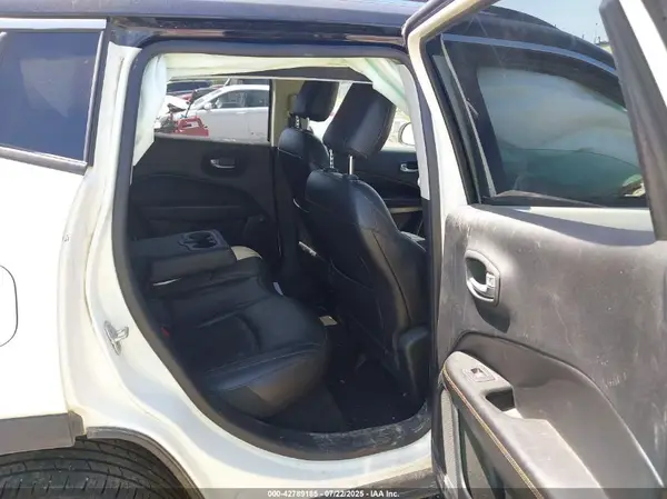 3C4NJDCB0KT641808 2019 JEEP COMPASS - Image 8