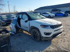 3C4NJDCB0KT664943 2019 JEEP COMPASS