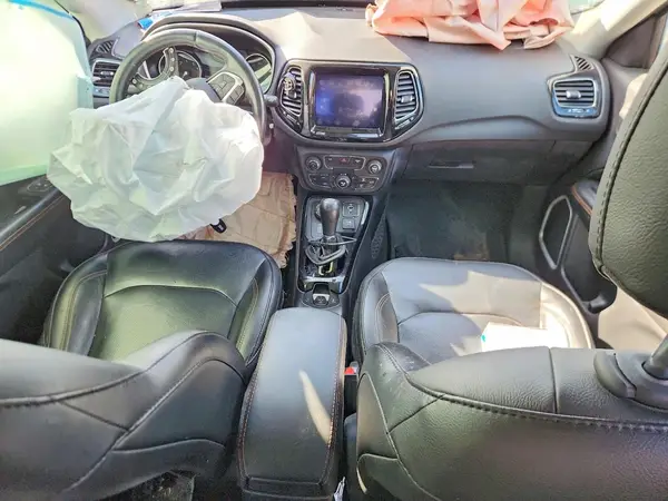 3C4NJDCB0KT697635 2019 JEEP COMPASS - Image 8