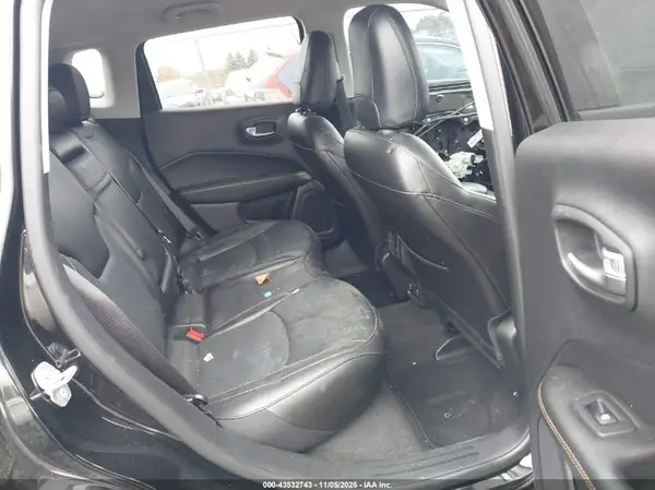 3C4NJDCB0KT734182 2019 JEEP COMPASS - Image 8