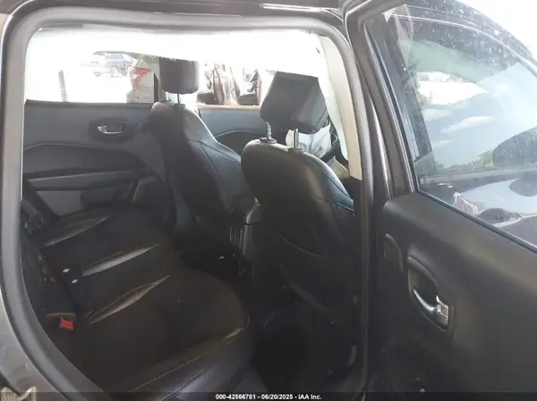 3C4NJDCB0KT741990 2019 JEEP COMPASS - Image 8
