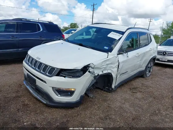 3C4NJDCB0KT747725 2019 JEEP COMPASS - Image 2