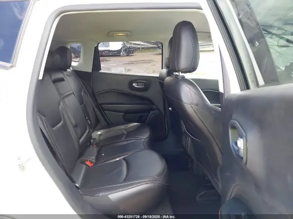 3C4NJDCB0KT747725 2019 JEEP COMPASS - Image 8