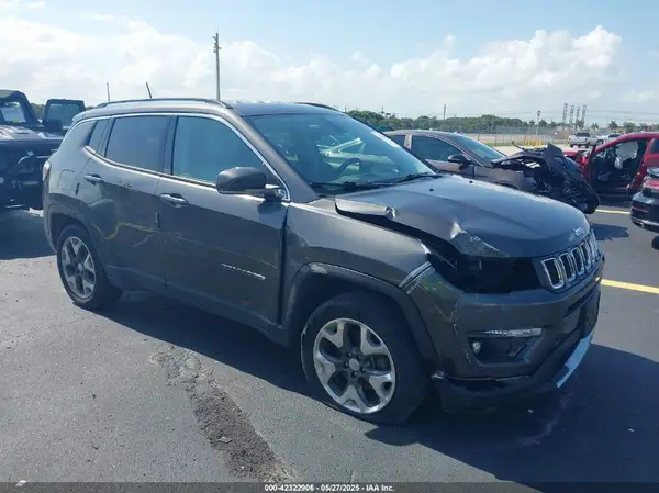 3C4NJDCB0KT811407 2019 JEEP COMPASS - Image 1