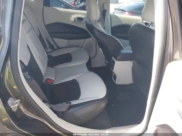 3C4NJDCB0KT811407 2019 JEEP COMPASS - Image 8