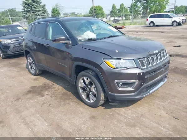 3C4NJDCB0KT817868 2019 JEEP COMPASS - Image 1