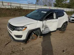 3C4NJDCB0KT827459 2019 JEEP COMPASS