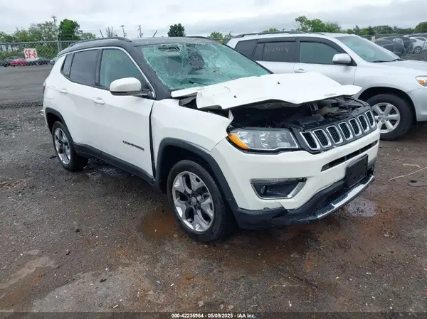 3C4NJDCB0KT842799 2019 JEEP COMPASS - Image 1