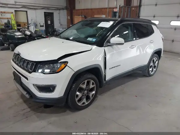 3C4NJDCB0LT154061 2020 JEEP COMPASS - Image 2