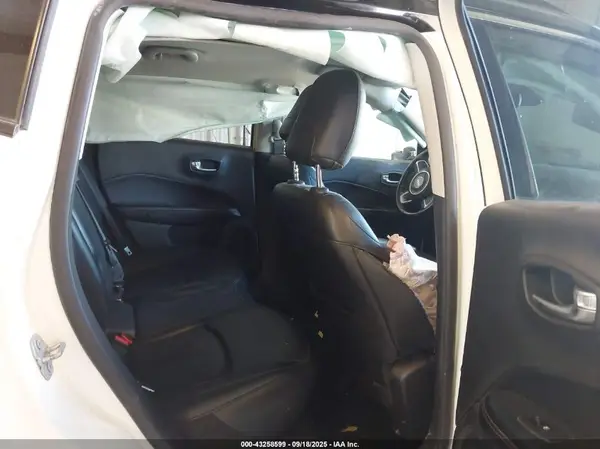 3C4NJDCB0MT569236 2021 JEEP COMPASS - Image 8