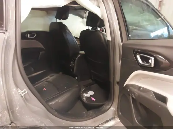 3C4NJDCB0NT174376 2022 JEEP COMPASS - Image 8