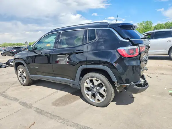 3C4NJDCB1JT104993 2018 JEEP COMPASS - Image 2