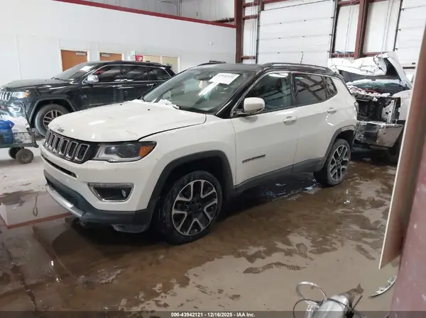 3C4NJDCB1JT113273 2018 JEEP COMPASS - Image 2