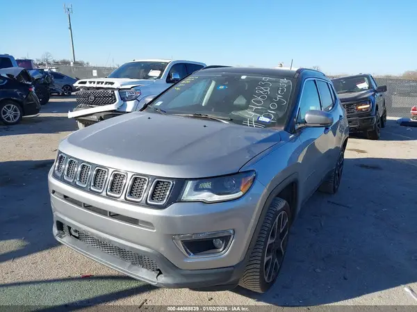 3C4NJDCB1JT117419 2018 JEEP COMPASS - Image 2