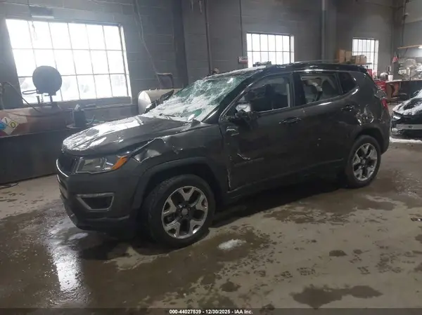 3C4NJDCB1JT168127 2018 JEEP COMPASS - Image 2