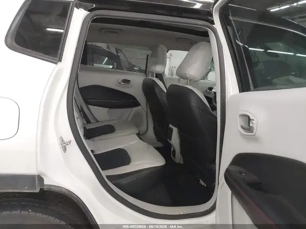 3C4NJDCB1JT168998 2018 JEEP COMPASS - Image 8