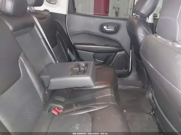 3C4NJDCB1JT180200 2018 JEEP COMPASS - Image 8