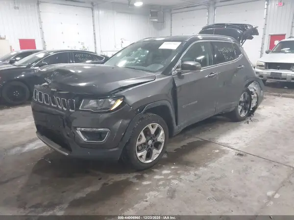 3C4NJDCB1JT201899 2018 JEEP COMPASS - Image 2