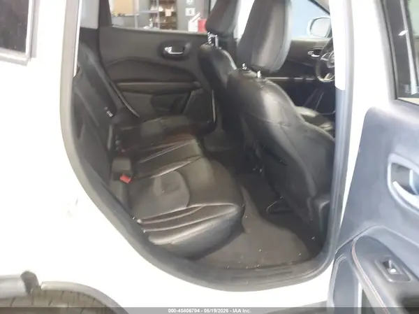 3C4NJDCB1JT209615 2018 JEEP COMPASS - Image 8