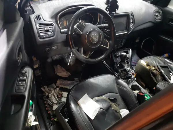 3C4NJDCB1JT222039 2018 JEEP COMPASS - Image 8