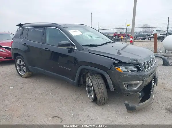 3C4NJDCB1JT230609 2018 JEEP COMPASS - Image 1