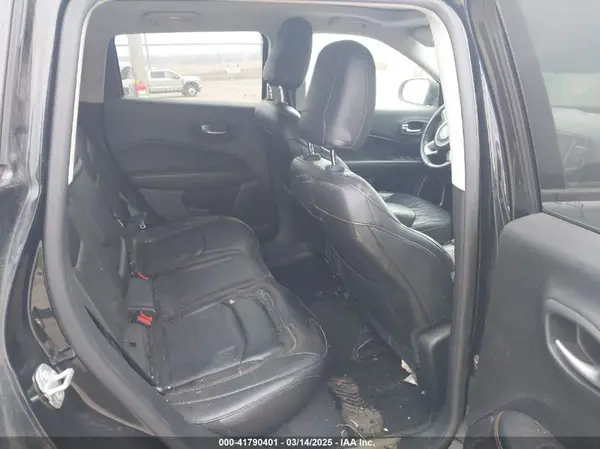 3C4NJDCB1JT230609 2018 JEEP COMPASS - Image 8
