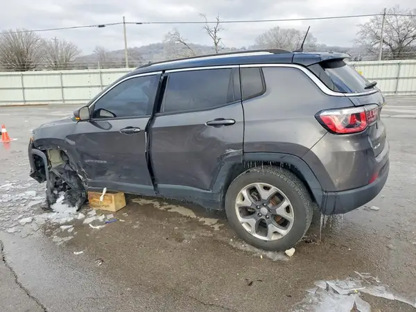 3C4NJDCB1JT231632 2018 JEEP COMPASS - Image 2
