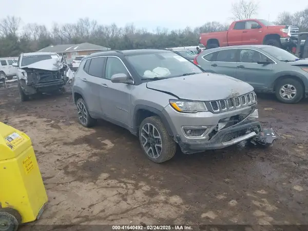 3C4NJDCB1JT238287 2018 JEEP COMPASS - Image 1