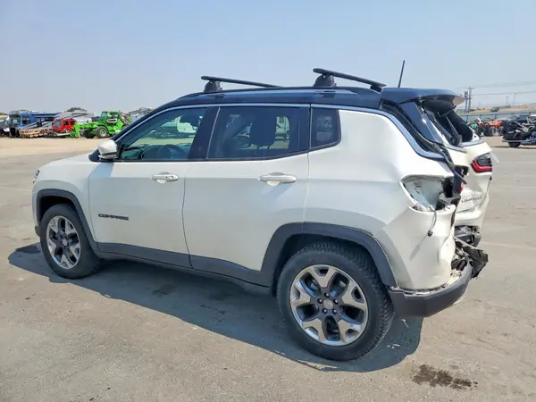 3C4NJDCB1JT258863 2018 JEEP COMPASS - Image 2