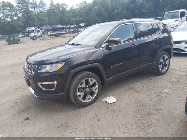3C4NJDCB1JT263867 2018 JEEP COMPASS - Image 2