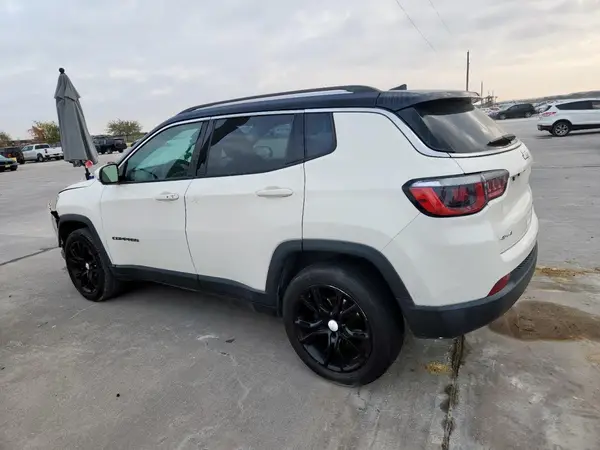 3C4NJDCB1JT264761 2018 JEEP COMPASS - Image 2