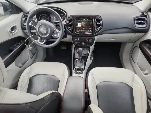 3C4NJDCB1JT264873 2018 JEEP COMPASS - Image 8