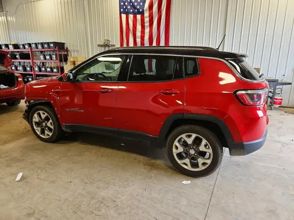 3C4NJDCB1JT280961 2018 JEEP COMPASS - Image 2