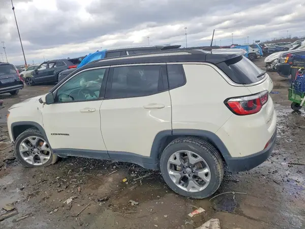 3C4NJDCB1JT281107 2018 JEEP COMPASS - Image 2