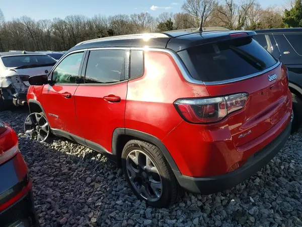 3C4NJDCB1JT326305 2018 JEEP COMPASS - Image 2
