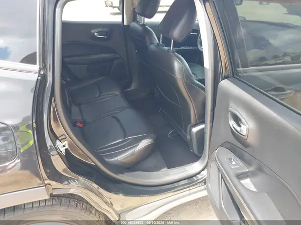 3C4NJDCB1JT340737 2018 JEEP COMPASS - Image 8