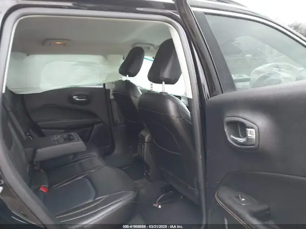 3C4NJDCB1JT341189 2018 JEEP COMPASS - Image 8