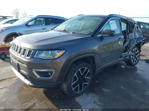 3C4NJDCB1JT342780 2018 JEEP COMPASS - Image 2