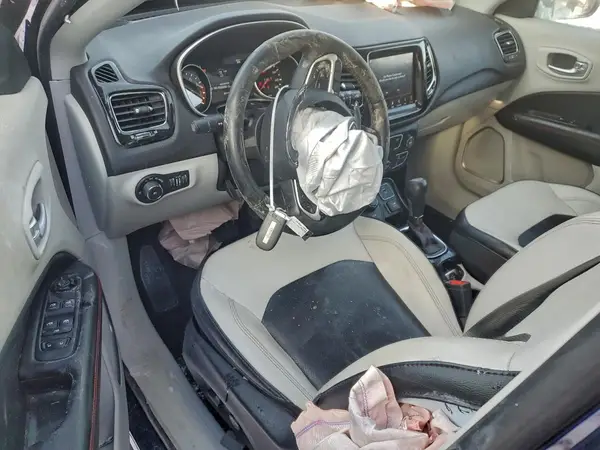 3C4NJDCB1JT349129 2018 JEEP COMPASS - Image 8