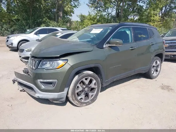 3C4NJDCB1JT354167 2018 JEEP COMPASS - Image 2