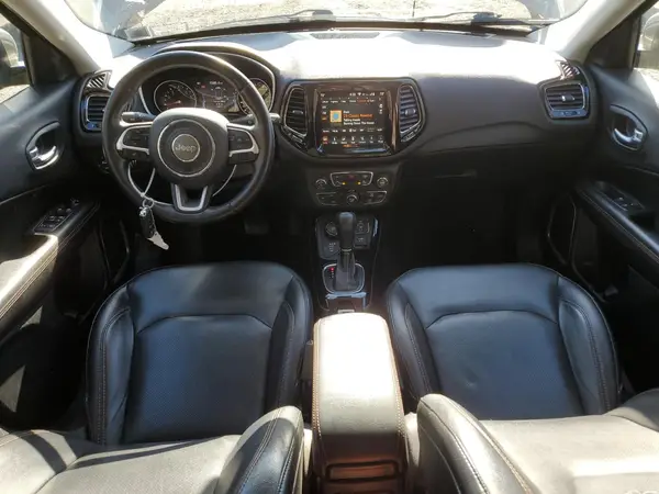 3C4NJDCB1JT393082 2018 JEEP COMPASS - Image 8