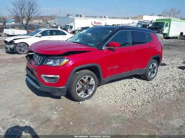 3C4NJDCB1JT395933 2018 JEEP COMPASS - Image 2