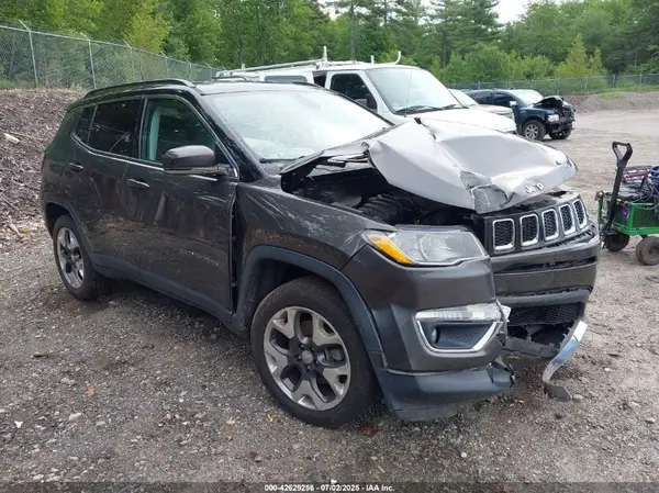 3C4NJDCB1JT398279 2018 JEEP COMPASS - Image 1
