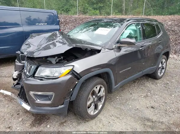 3C4NJDCB1JT398279 2018 JEEP COMPASS - Image 2